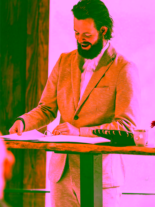 Close Up Babs hofman aan katheder